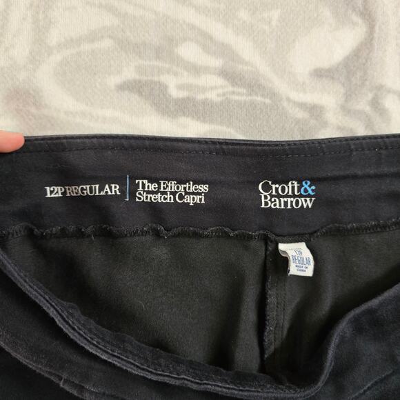 Croft and Barrow The Effortless Stretch Capri Pants Women's Size 12P Black - Picture 3 of 7